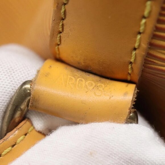 LOUIS VUITTON Epi Petit Noe Shoulder Bag Yellow M44109 LV Auth 140076 - Picture 14 of 16